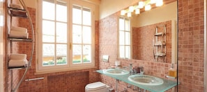 Free toiletries, hair dryer, slippers, bidet - Residenza Gambrinus (Florence)