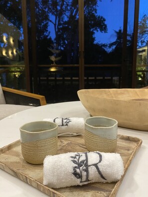 Couples treatment rooms, sauna, hot tub, deep-tissue massages