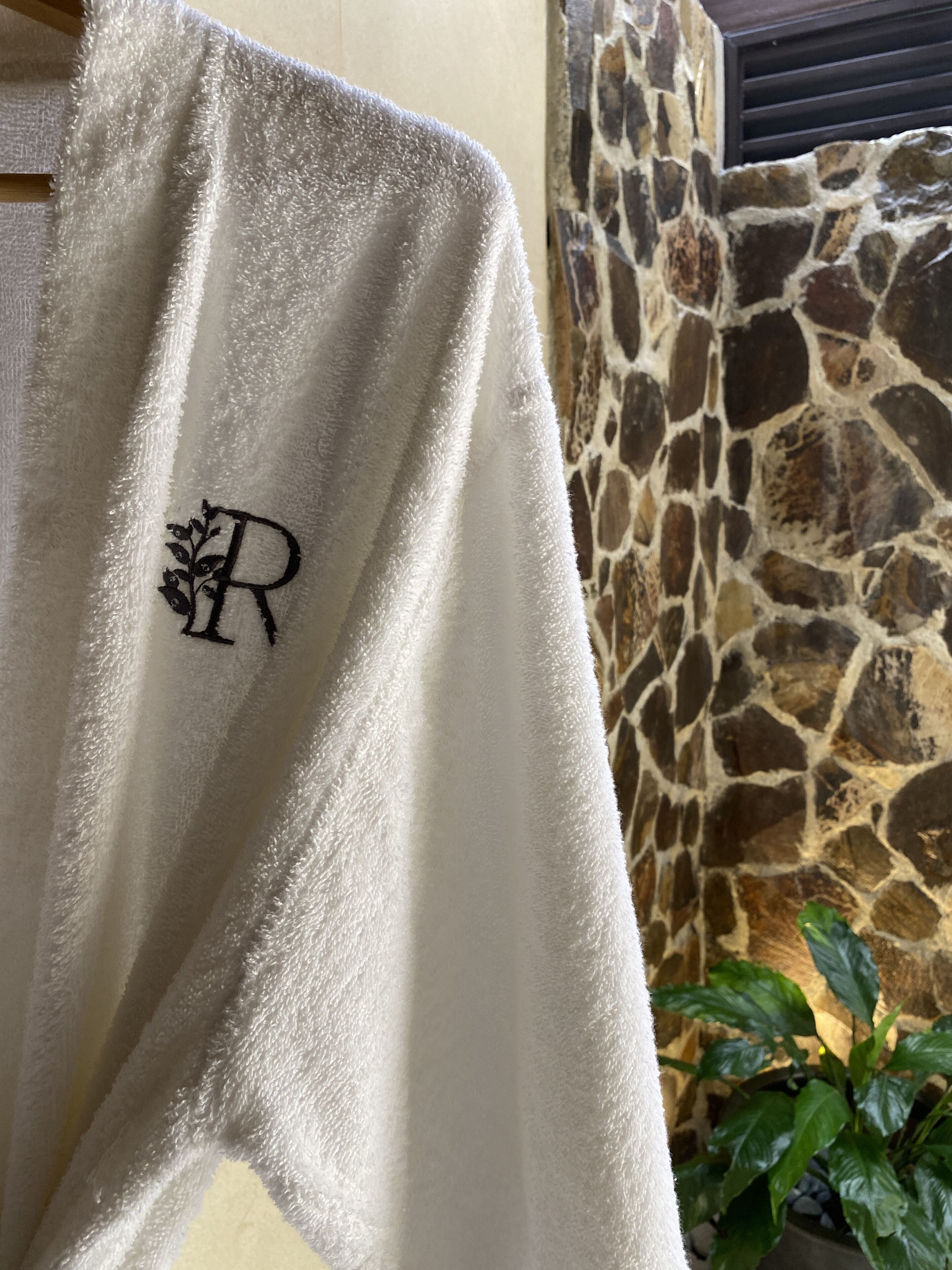 couples treatment room(s), sauna, hot tub, deep-tissue massages