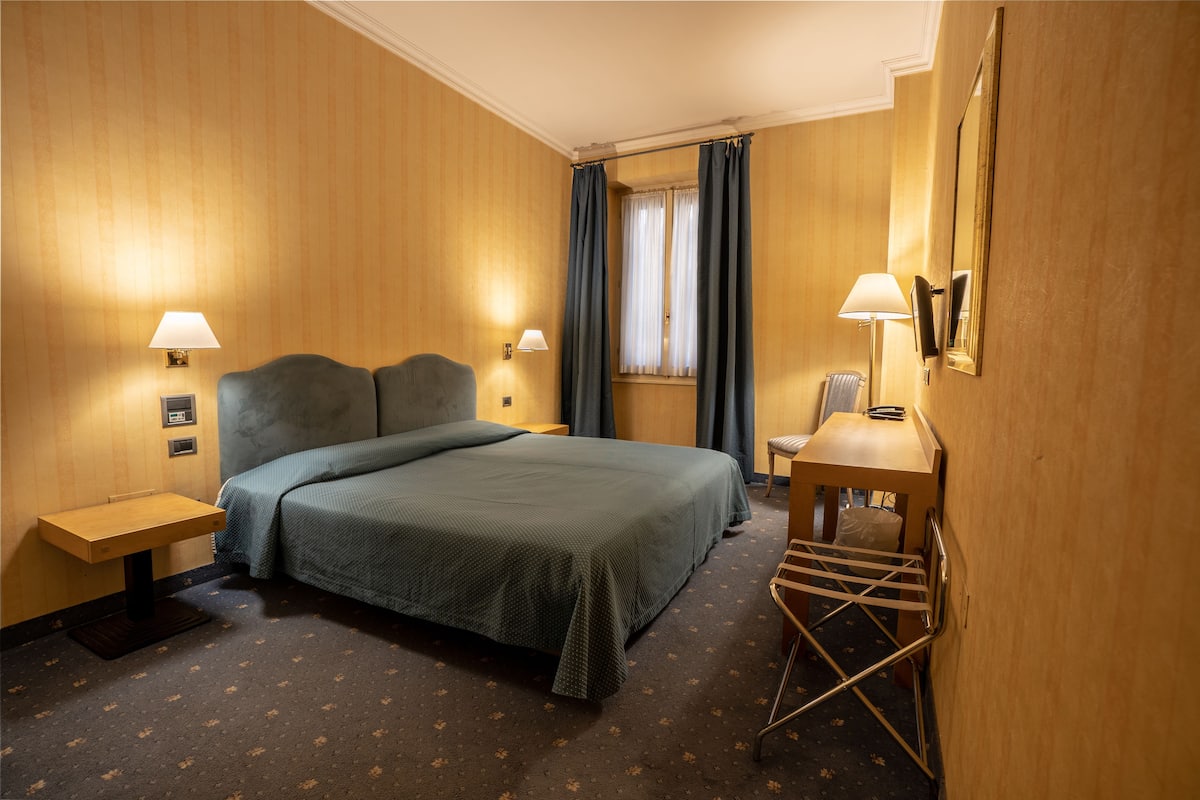 desk, cots/infant beds, free wifi, bed sheets