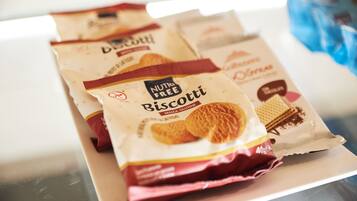 Een doos NutriFree Biscotti koekjes.