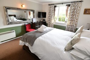 Double Room, 1 King Bed | Premium bedding, desk, iron/ironing board