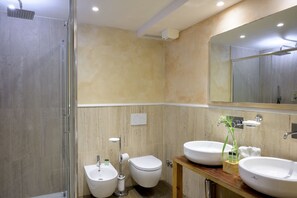 Classic Suite, Jetted Tub | Bathroom - Mabelle Firenze Residenza Sassetti (Florence)