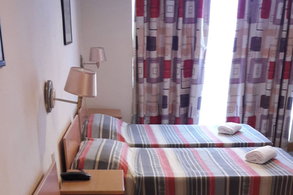 Quadruple Room | WiFi (free), bed sheets