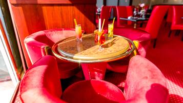 Bar lounge