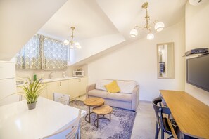 Superior Suite, 2 Bedrooms | In-room safe, desk, iron/ironing board, free WiFi - Hotel Jaffa 60 - Jonathan Hotel Chain (Jerusalem)
