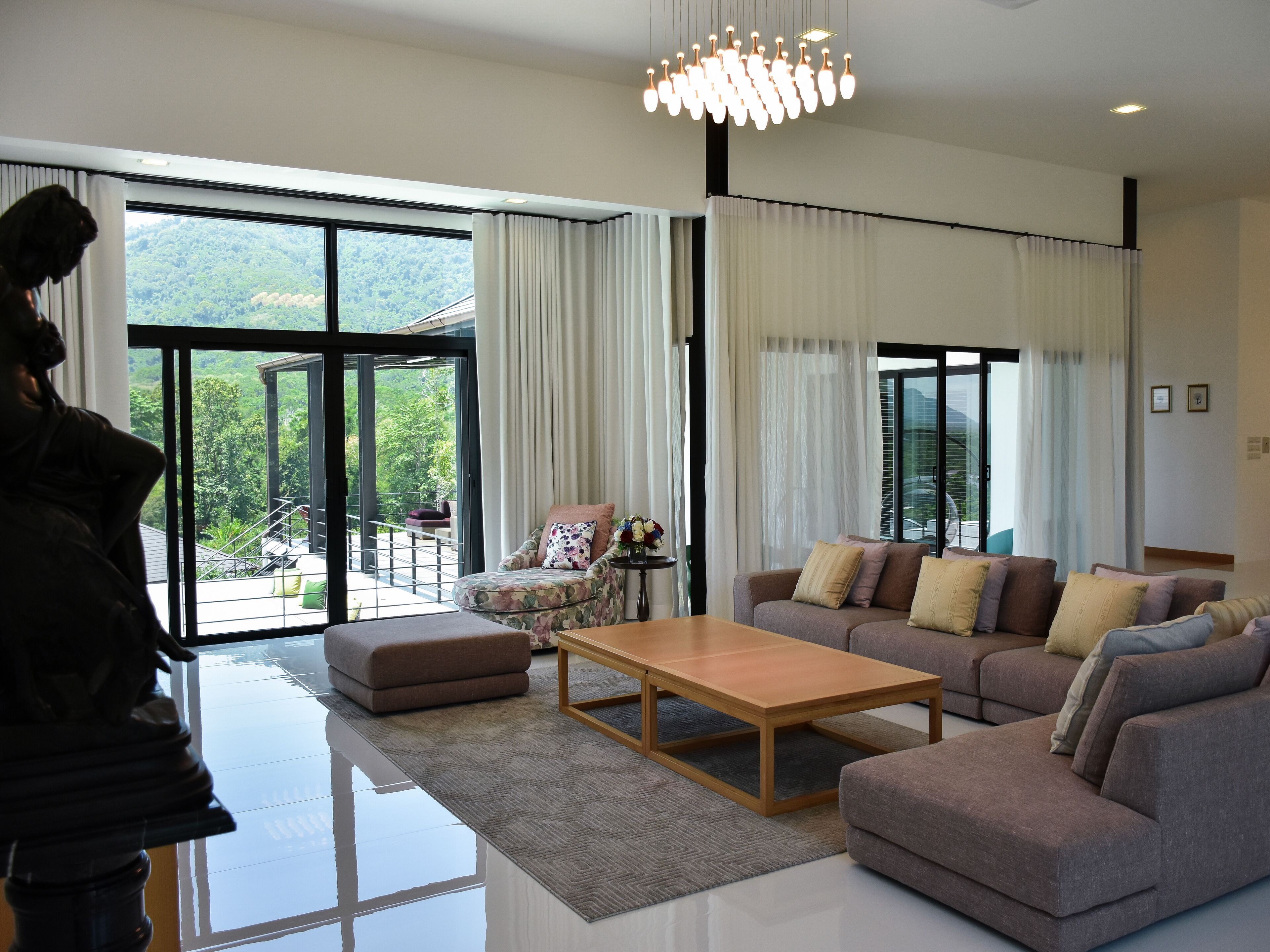 Panoramic Villa, Multiple Bedrooms, Mountain View, Mountainside | Living area | LCD TV