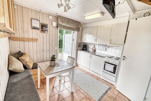 Basic Apartment, 1 Bedroom | 2 bedrooms, blackout drapes, free WiFi, bed sheets