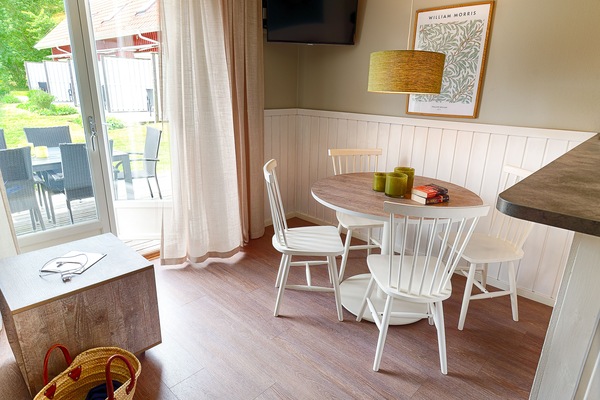 Apartment, 2 Bedrooms | Living area