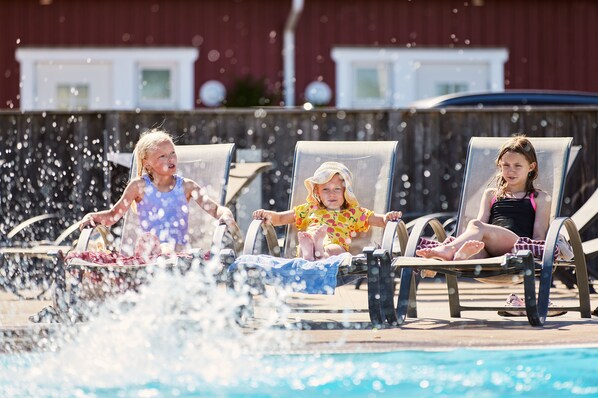 Seasonal outdoor pool