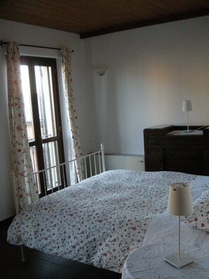 Quarto casal, vista para o jardim | Edredons de pluma, quartos à prova de som, roupa de cama