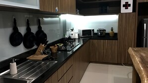 Familienvilla, 3 Schlafzimmer, Küche, Poolblick | Eigene Kochnische