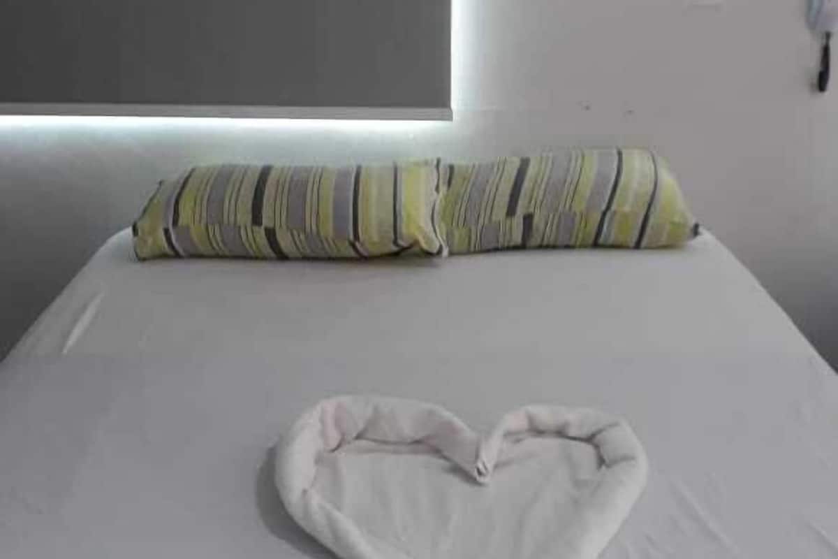 Minibar, desk, free WiFi, bed sheets