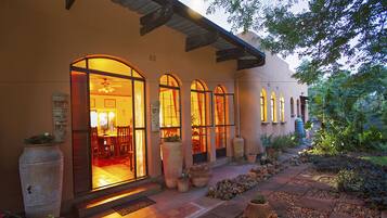 Khuôn viên nơi lưu trú