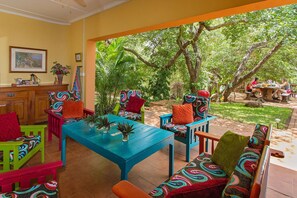 บ้านพัก, 5 ห้องนอน | ลานระเบียง/นอกชาน