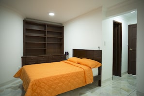 Quarto casal, banheira de imersão | Wi-Fi de cortesia