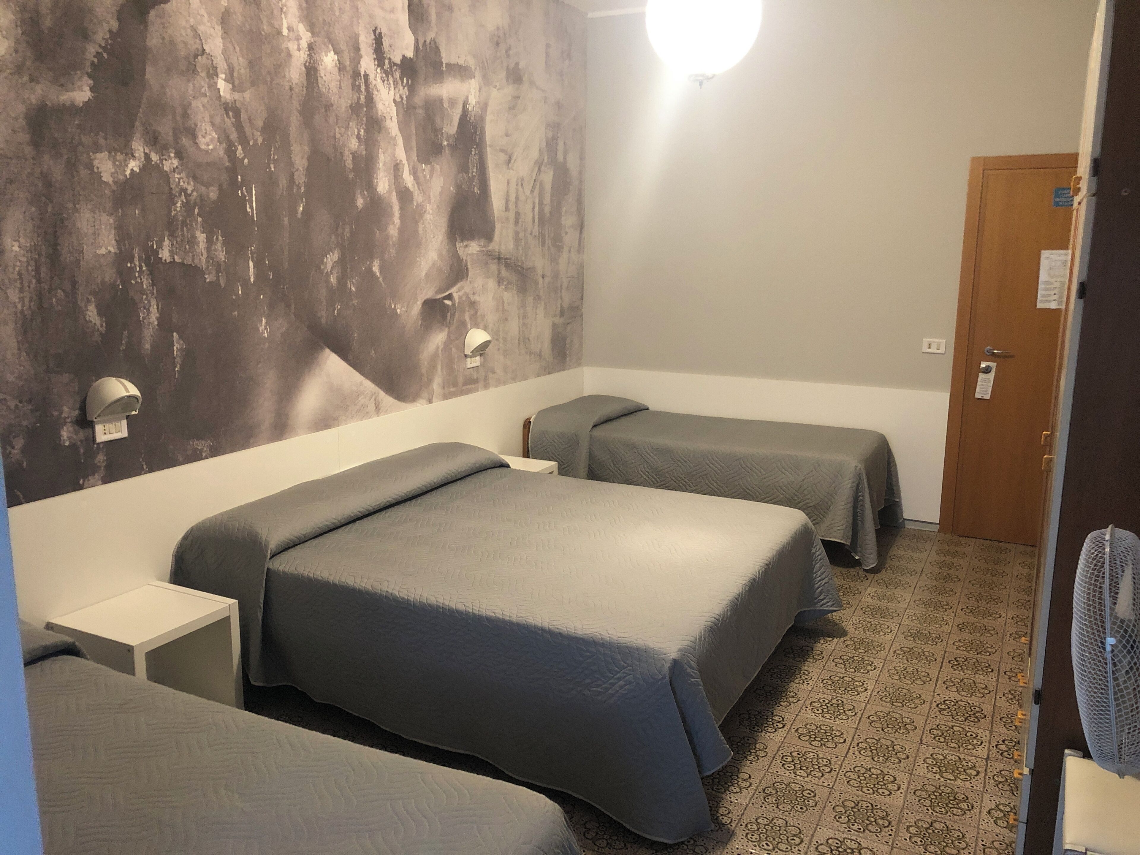 Coffres-forts dans les chambres, Wi-Fi gratuit, draps fournis