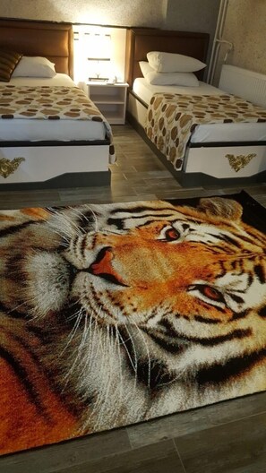 デスク、WiFi (無料)