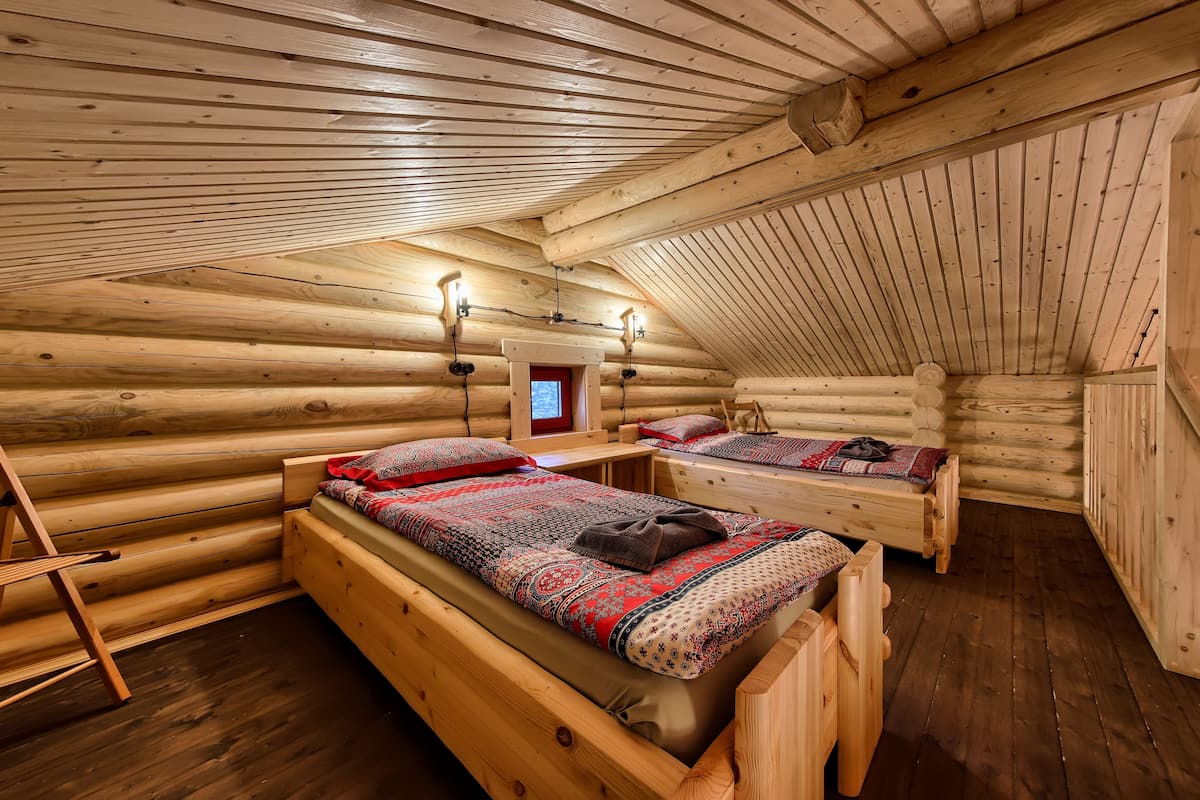 Cabane Standard, 1 chambre | Bureau, fer et planche à repasser, lits pliants/supplémentaires
