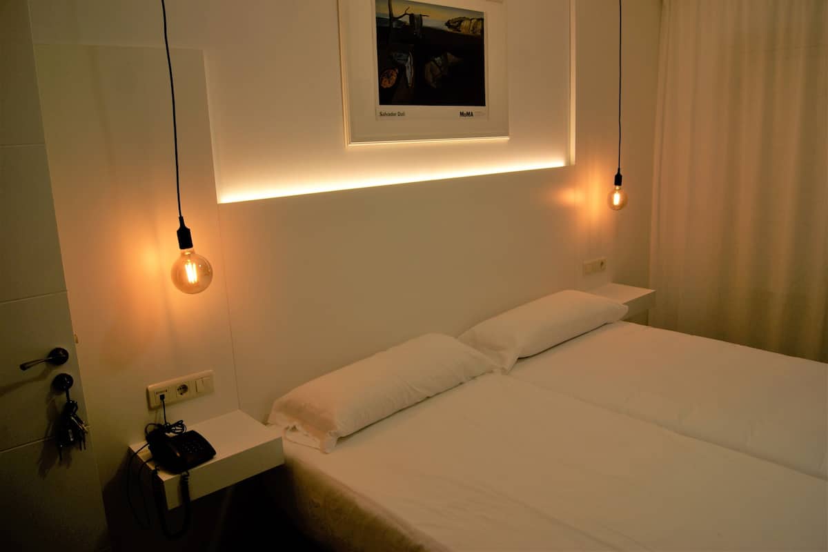 1 phòng ngủ, minibar, bàn, màn/rèm cản sáng