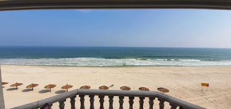 Deluxe Room, 1 King Bed, Sea View | Balcony