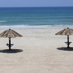 Junior Suite, Sea View | 1 bedroom, iron/ironing board, free WiFi, bed sheets