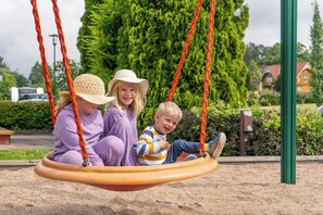 Children’s play area – outdoor