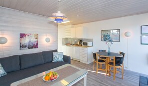 Business Apartment, 1 Bedroom | Living area | Flat-screen TV - Topcamp Bie - Grimstad (Grimstad)