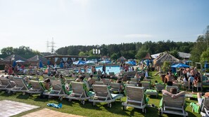 季節限定屋外プール