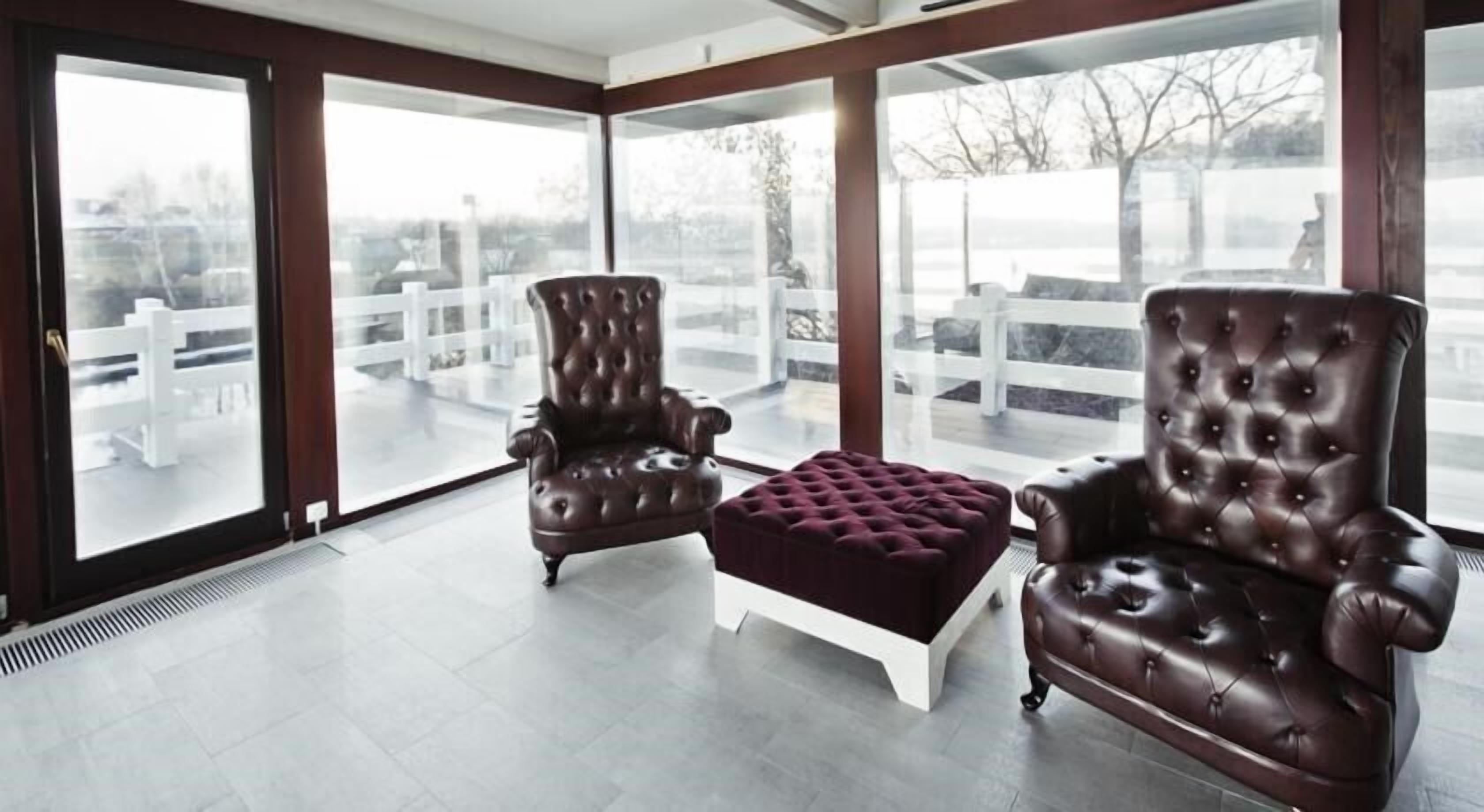 公寓 | 高档床上用品  、客房内保险箱、办公桌、熨斗/熨衣板