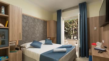 Chambre Double Supérieure, balcon | 1 chambre, minibar, coffres-forts dans les chambres, bureau