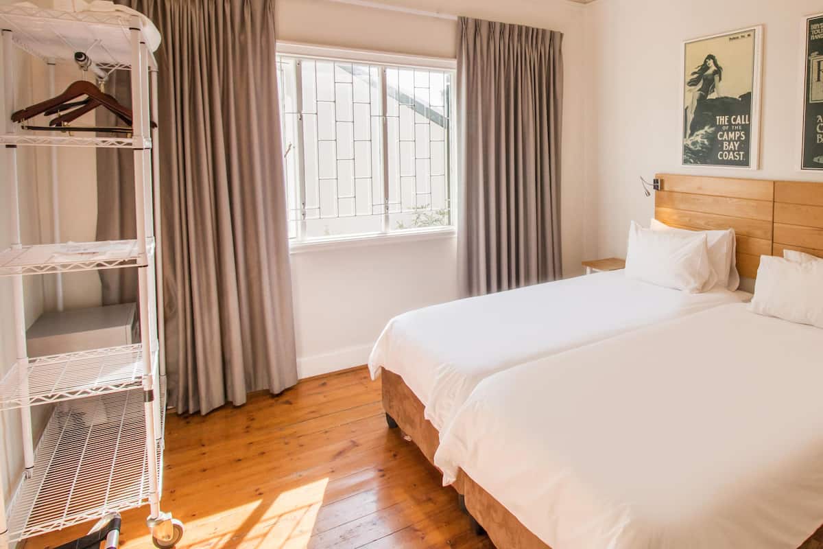 Premium bedding, in-room safe, iron/ironing board, free WiFi