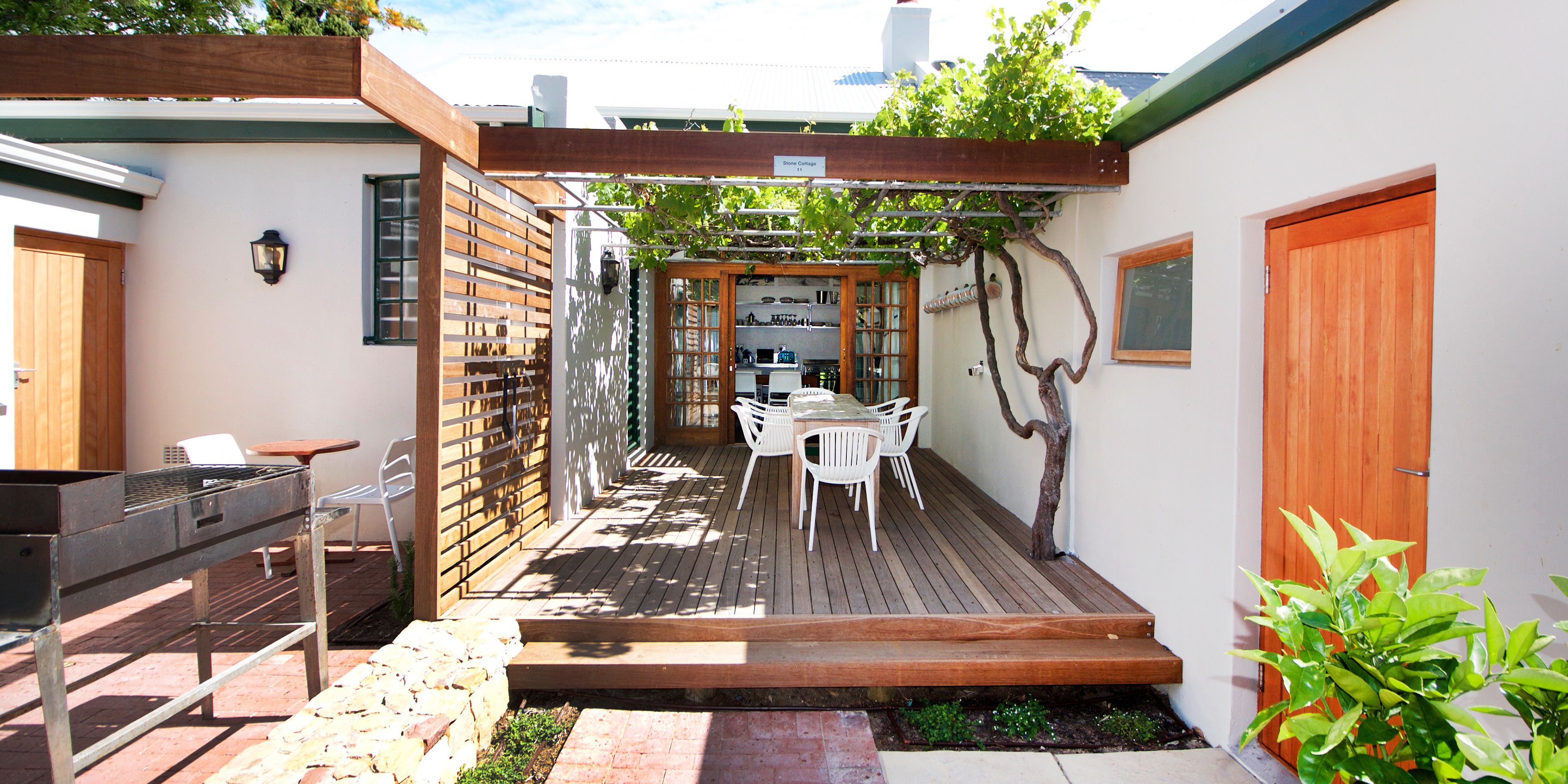 المنشأة من الداخل