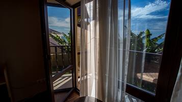 ห้องสแตนดาร์ดดับเบิล, ชั้นล่าง | ระเบียง