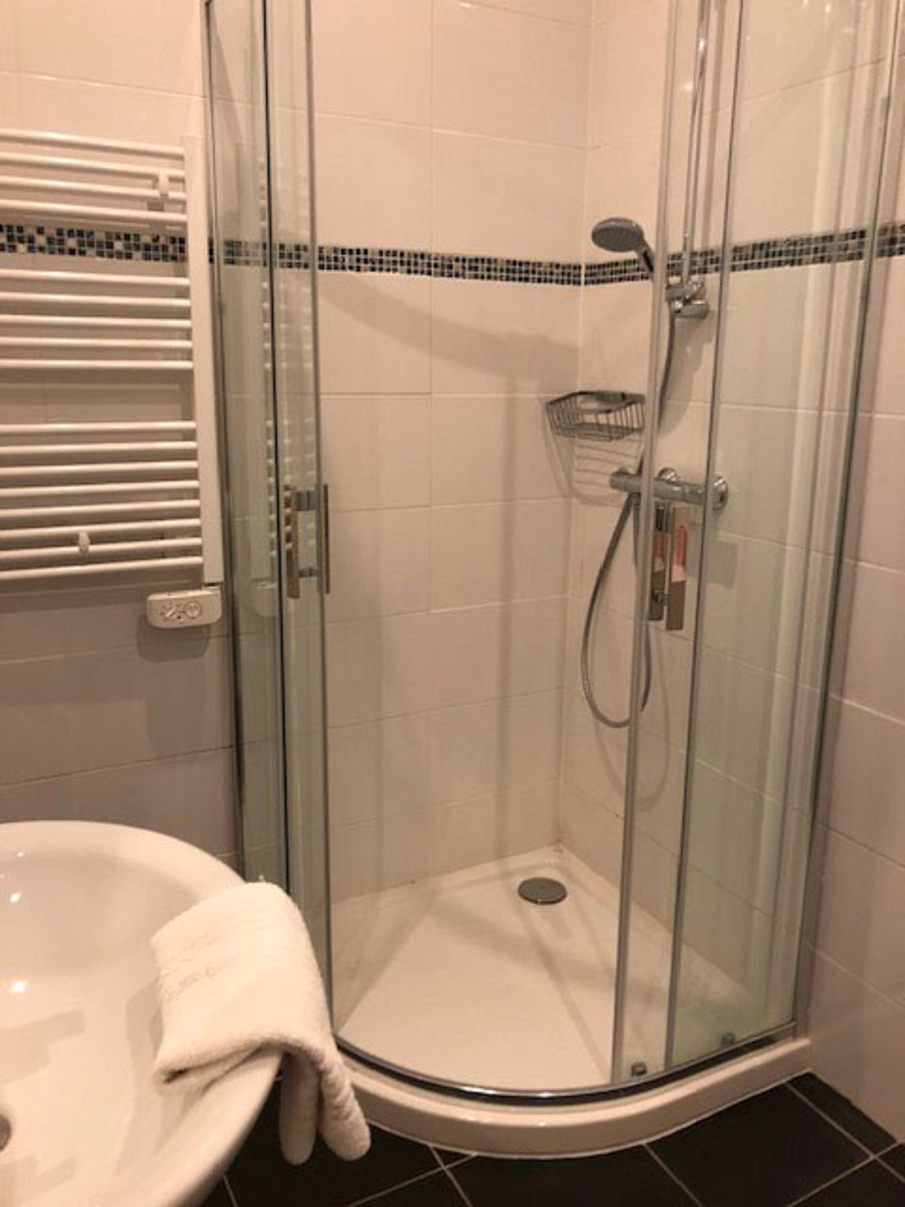 shower, towels, soap, shampoo