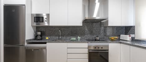 Deluxe Duplex, 2 Bedrooms, Terrace | Private kitchen | Full-sized fridge, microwave, oven, stovetop