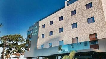 Fachada de la propiedad