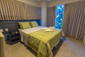 Dobbeltrom | Minibar, skrivebord, blendingsgardiner og lydisolert