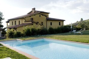 Familienvilla, Hügelblick | Terrasse/Patio