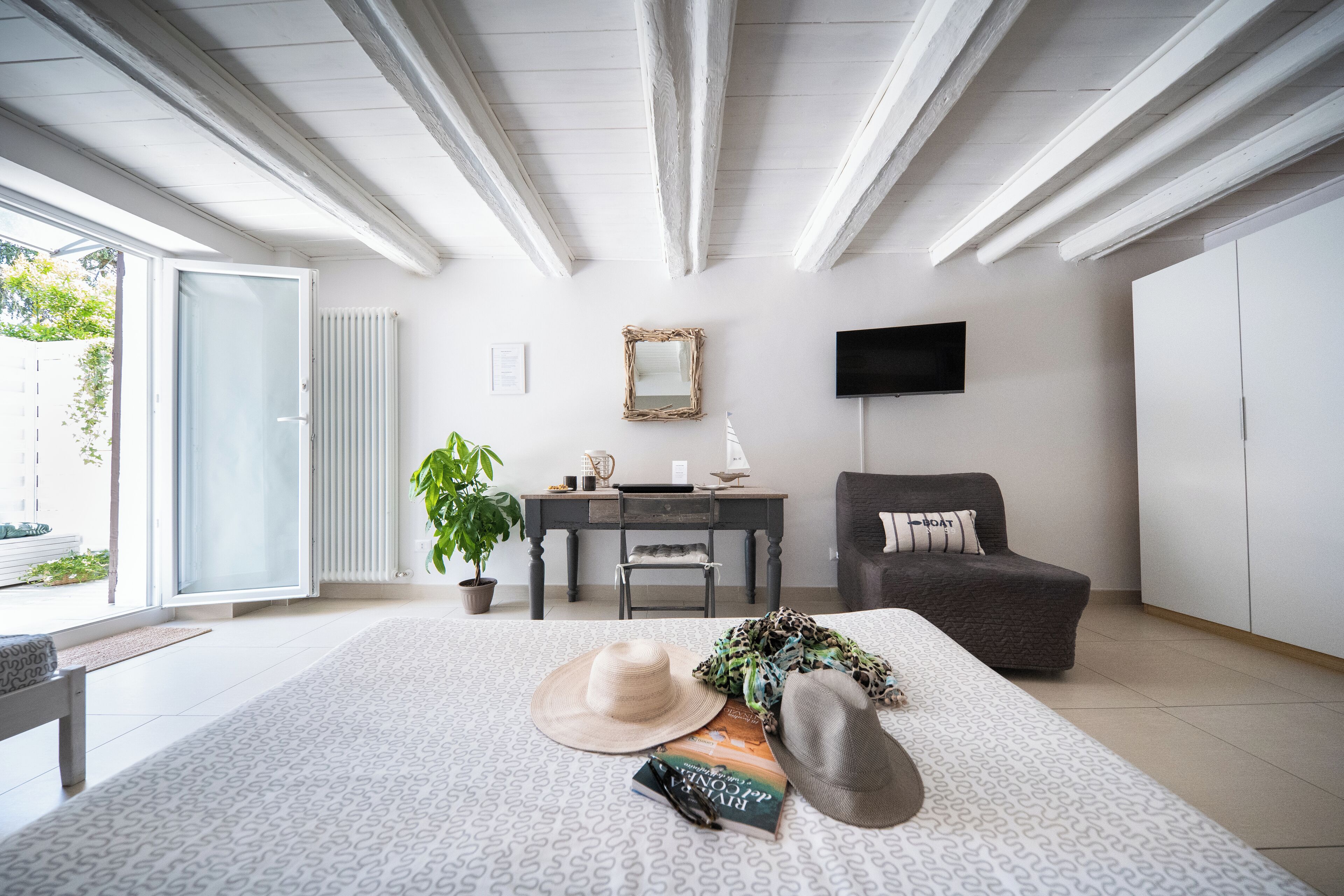 Double Room, Terrace | 3 bedrooms, free WiFi, bed sheets