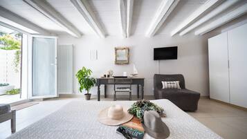 Chambre Double, terrasse | 3 chambres, Wi-Fi gratuit, draps fournis