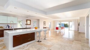 The Hillcrest | Private kitchen - The Hillcrest (Cape Town)
