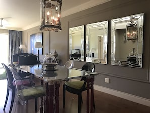 2 Bedroom Apartment | In-room dining