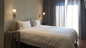 2 habitaciones, cortinas blackout y tabla de planchar con plancha 