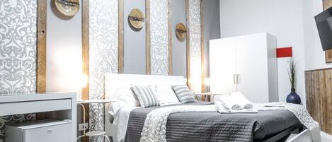 Minibar, in-room safe, desk, soundproofing