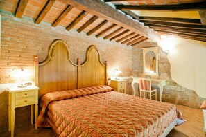 Két bảo mật tại phòng, nôi/giường cho trẻ sơ sinh (phụ phí)