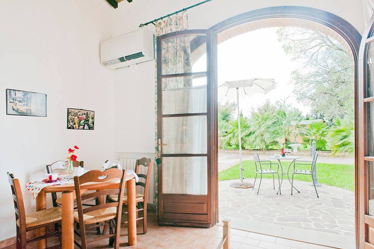 Studio | In-room dining