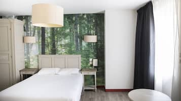 Escrivaninha, quartos à prova de som, ferros/tábuas de passar roupa