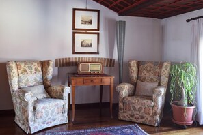 Lobby sitting area - Palazzo Raspanti (Treviso)