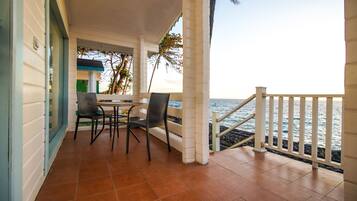 Vista para praia/oceano